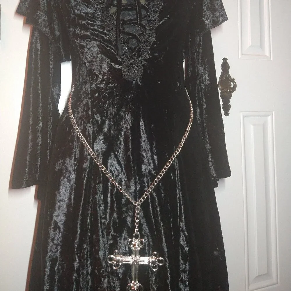Vintage Crushed Velvet Goth Gown Bell Sleeves Dramatic Cross Chain Small EUC - Picture 8 of 15